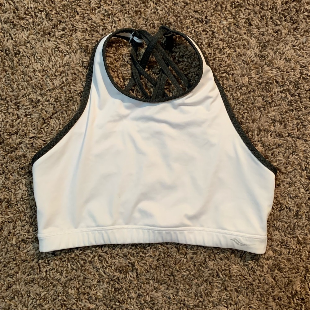 Saucony sports bra size small